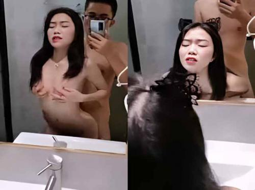 Fucking sugar baby in front of hotel mirror